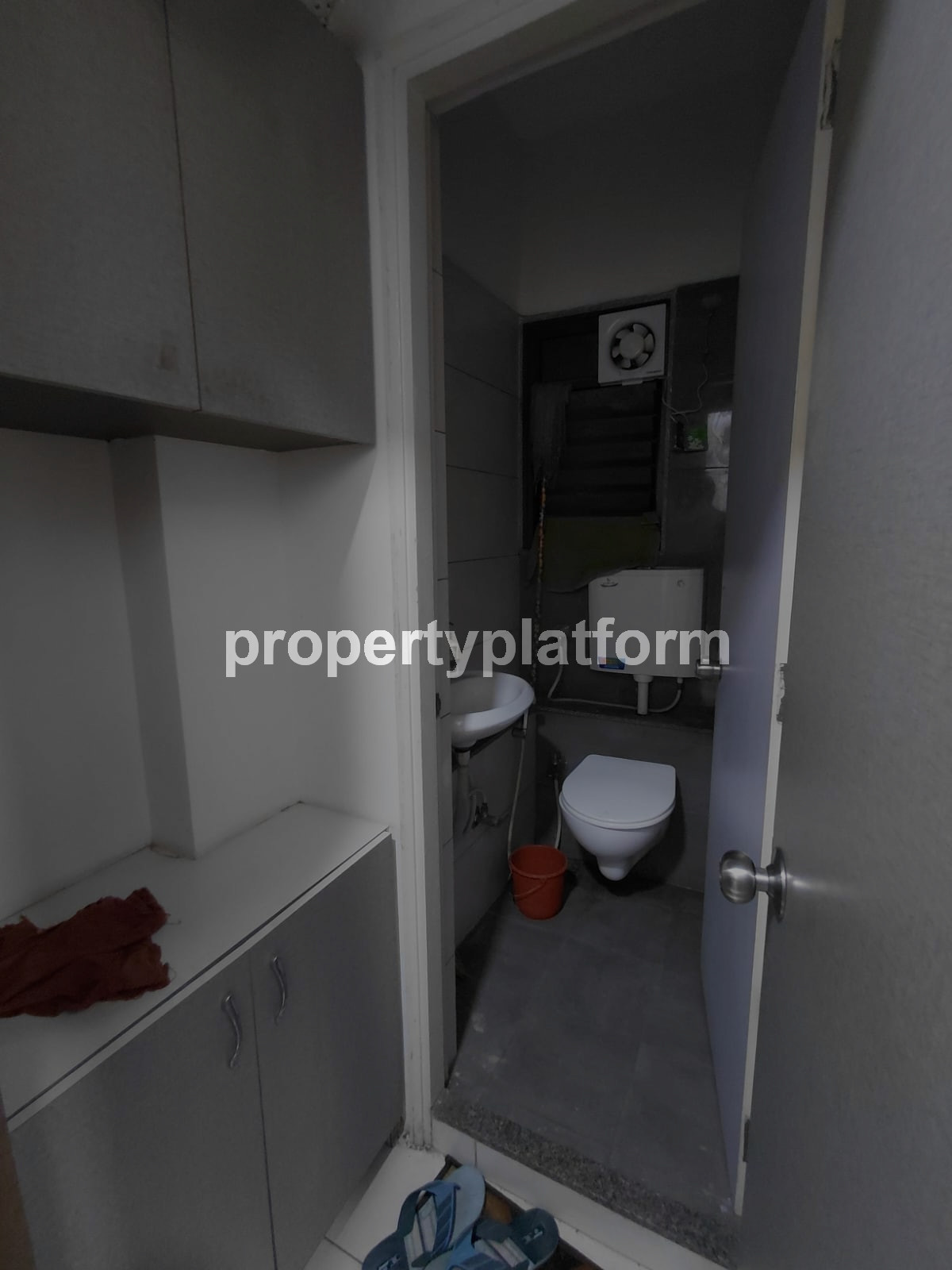 Office for Rent in Prahlad Nagar Ahmedabad