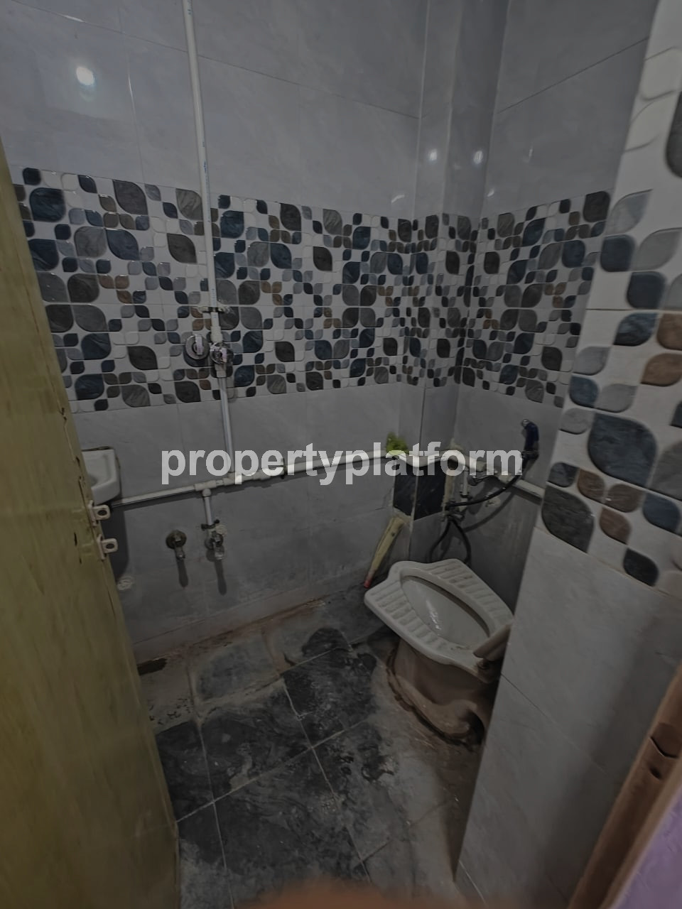 Apartment for Rent in Satellite Ahmedabad