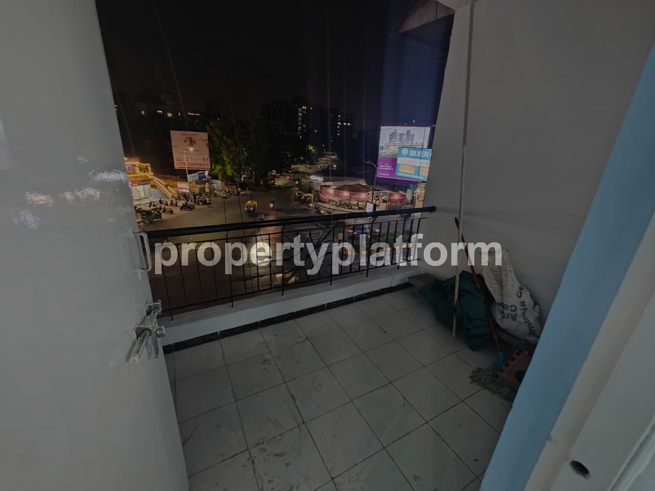 Apartment for Rent in Satellite Ahmedabad