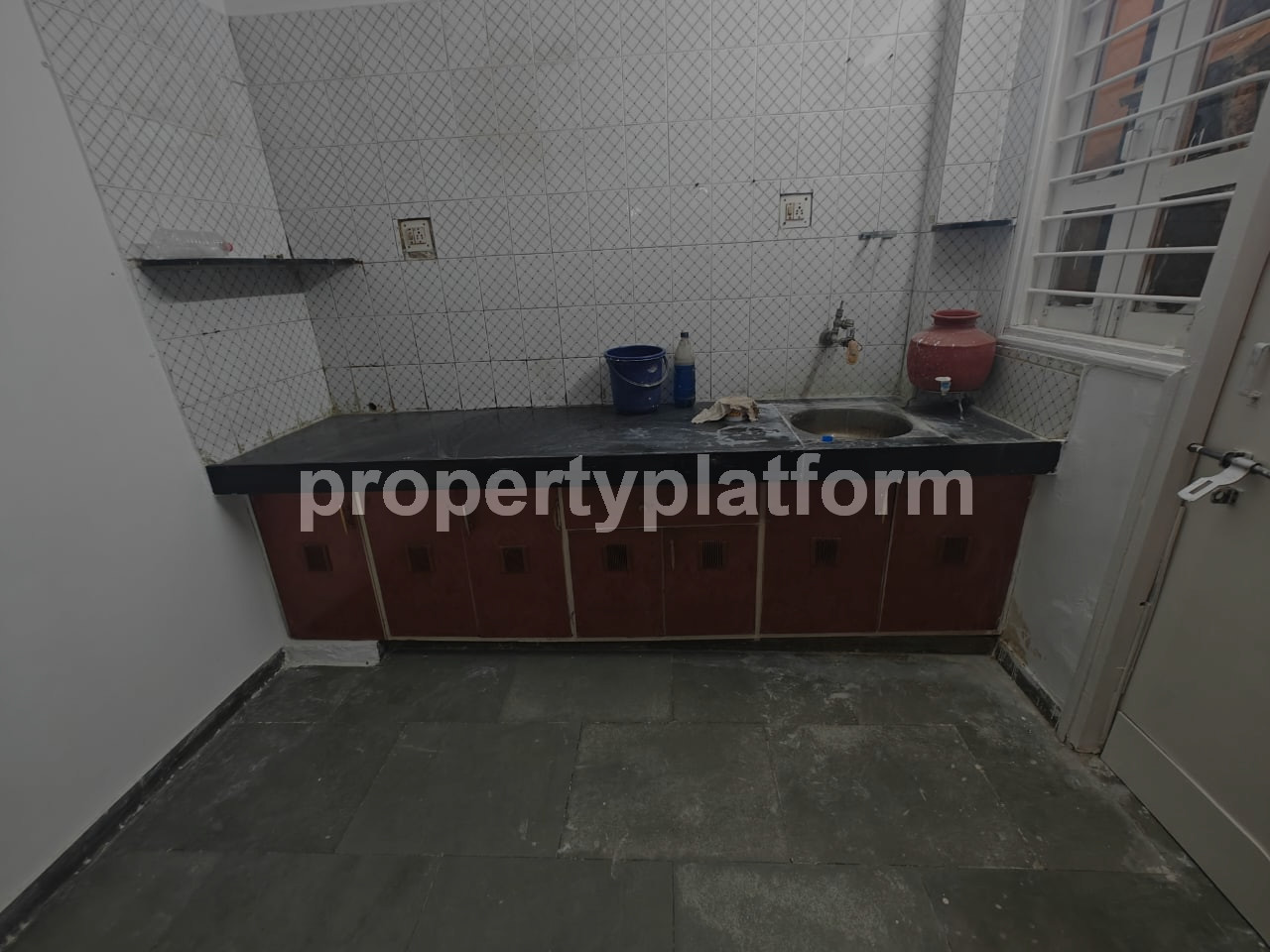 Apartment for Rent in Satellite Ahmedabad