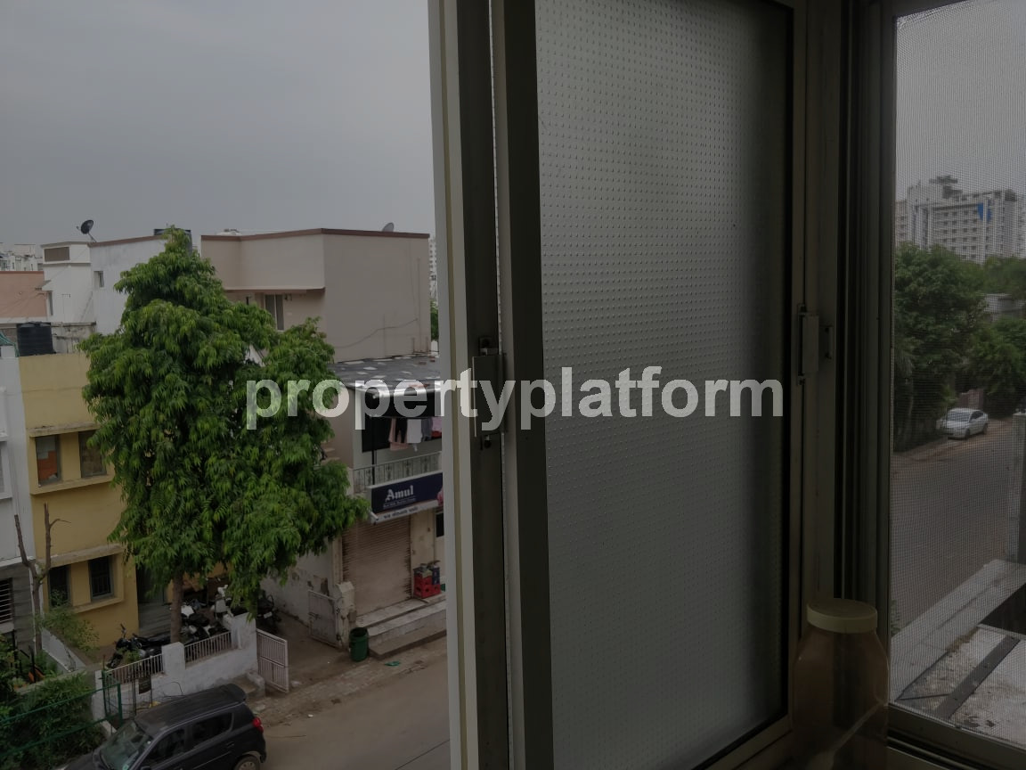 Apartment for Rent in Thaltej Ahmedabad
